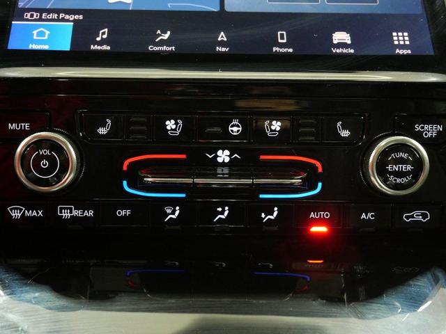 Photo of 2021 Silver Zynith Jeep Grand Cherokee L