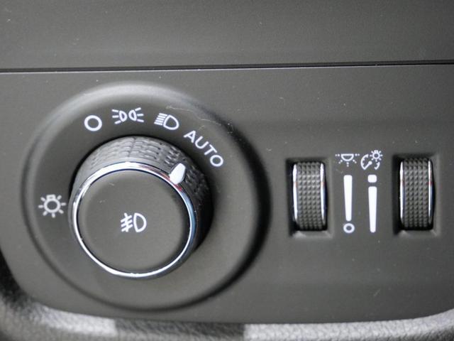 Photo of 2021 Silver Zynith Jeep Grand Cherokee L