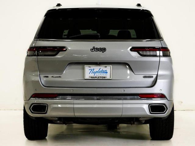 Photo of 2021 Silver Zynith Jeep Grand Cherokee L