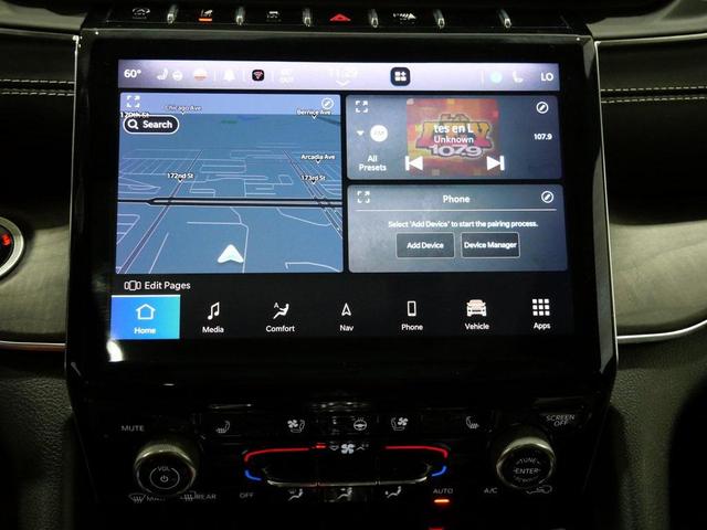 Photo of 2021 Silver Zynith Jeep Grand Cherokee L
