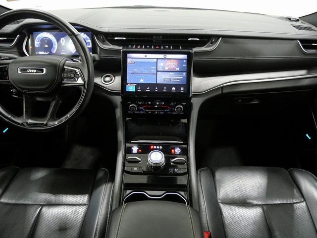 Photo of 2021 Silver Zynith Jeep Grand Cherokee L