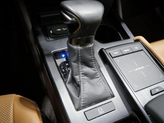 Photo of 2019 Eminent White Pearl Lexus ES 350
