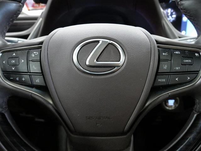 Photo of 2019 Eminent White Pearl Lexus ES 350