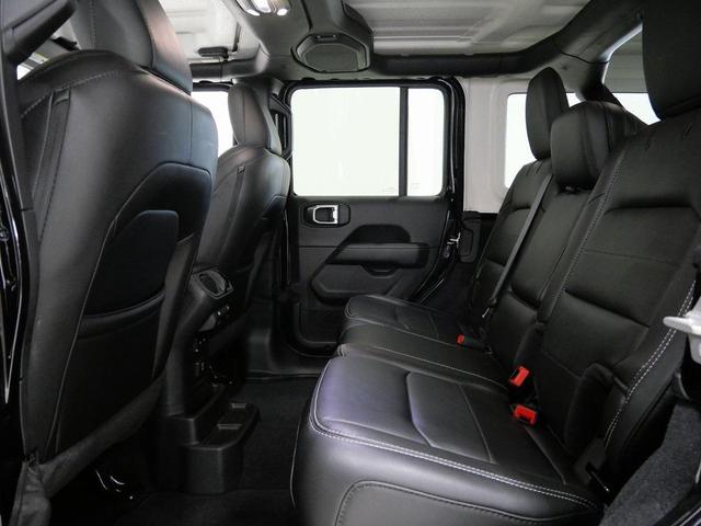 Photo of 2022 Black Clearcoat Jeep Wrangler Unlimited