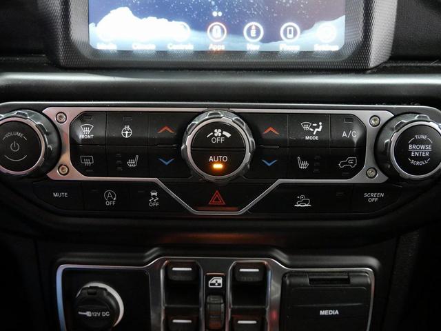 Photo of 2022 Black Clearcoat Jeep Wrangler Unlimited