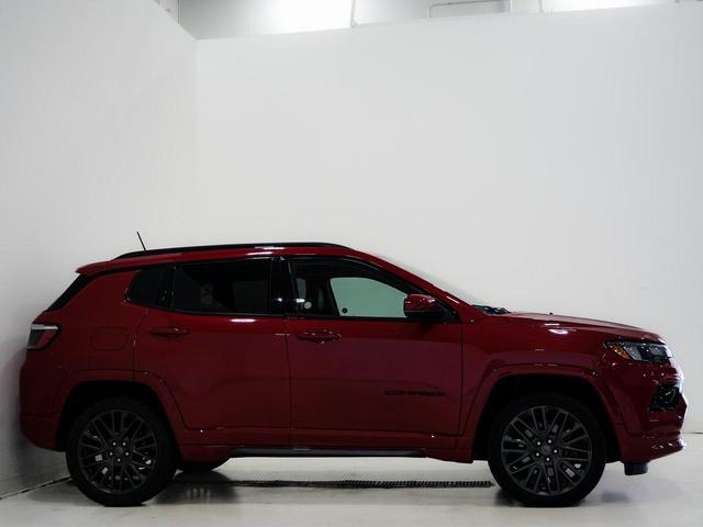 Photo of 2023 Redline Pearlcoat Jeep Compass