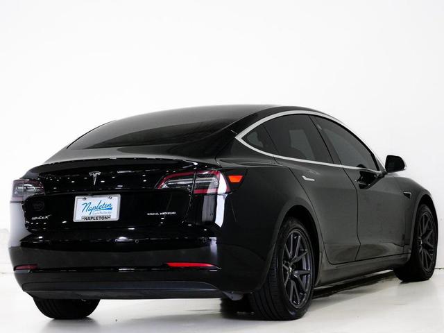 Photo of 2019 Solid Black Tesla Model 3