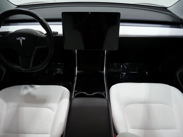 Photo of 2019 Solid Black Tesla Model 3