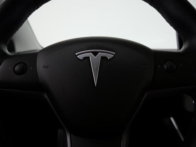 Photo of 2019 Solid Black Tesla Model 3