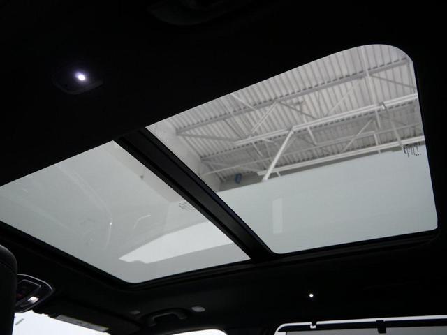 Photo of 2024 Diamond Black Crystal Pearlcoat Jeep Grand Cherokee L