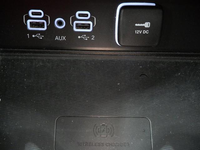 Photo of 2024 Diamond Black Crystal Pearlcoat Jeep Grand Cherokee L