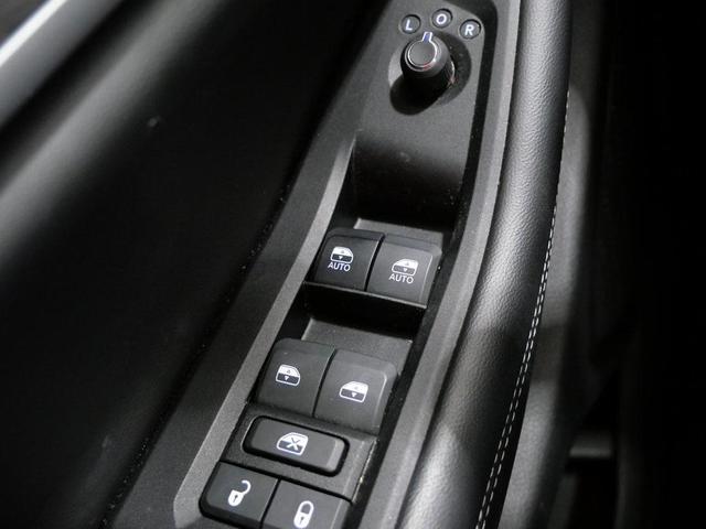 Photo of 2024 Diamond Black Crystal Pearlcoat Jeep Grand Cherokee L
