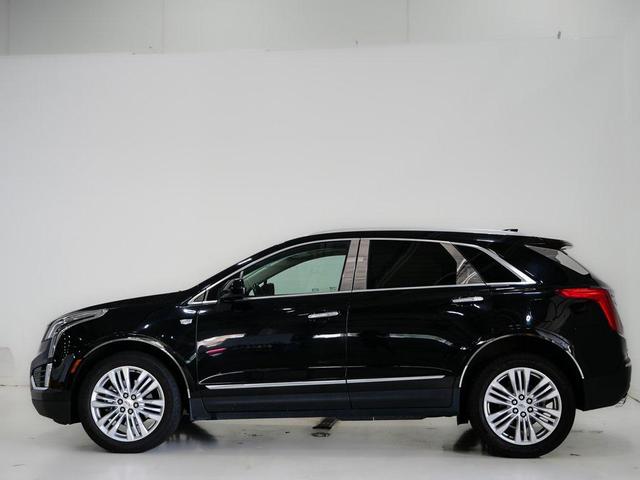 Photo of 2019 Stellar Black Metallic Cadillac XT5