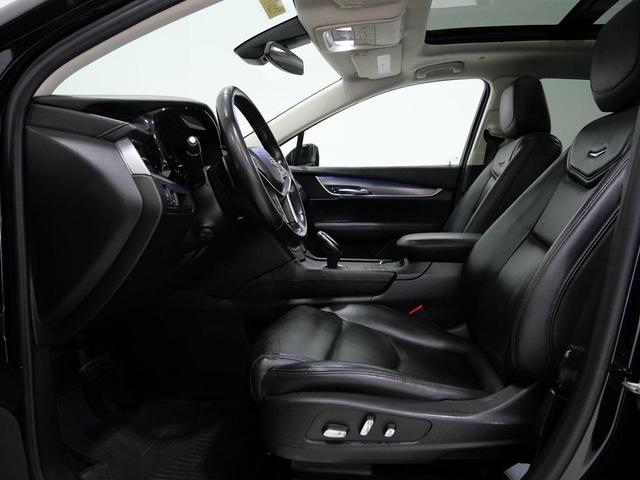 Photo of 2019 Stellar Black Metallic Cadillac XT5