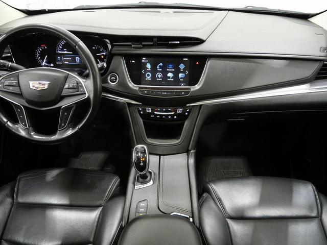 Photo of 2019 Stellar Black Metallic Cadillac XT5