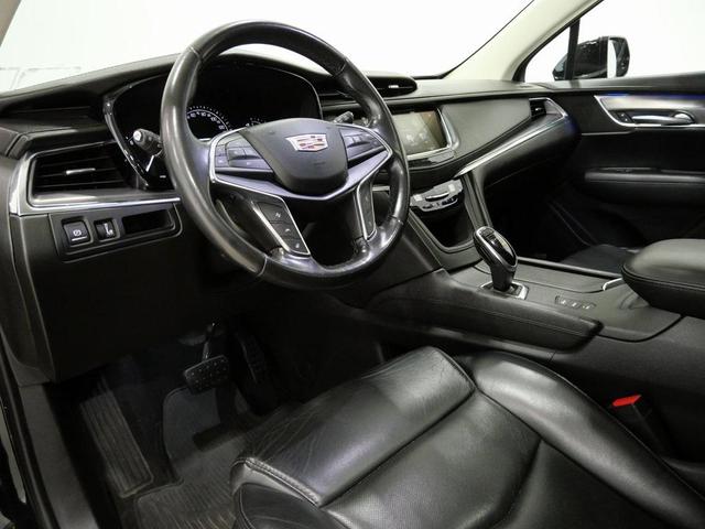 Photo of 2019 Stellar Black Metallic Cadillac XT5