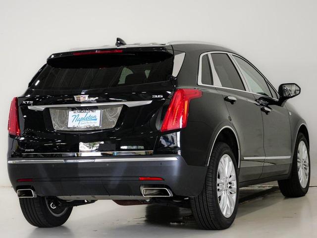 Photo of 2019 Stellar Black Metallic Cadillac XT5