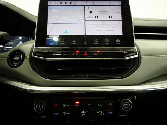 Photo of 2022 Diamond Black Crystal Pearlcoat Jeep Compass