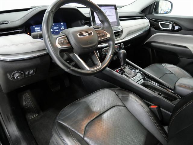 Photo of 2022 Diamond Black Crystal Pearlcoat Jeep Compass