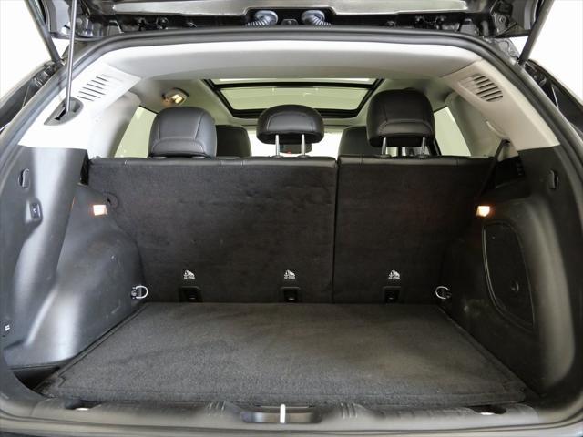 Photo of 2022 Diamond Black Crystal Pearlcoat Jeep Compass
