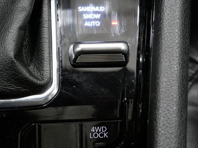 Photo of 2022 Diamond Black Crystal Pearlcoat Jeep Compass
