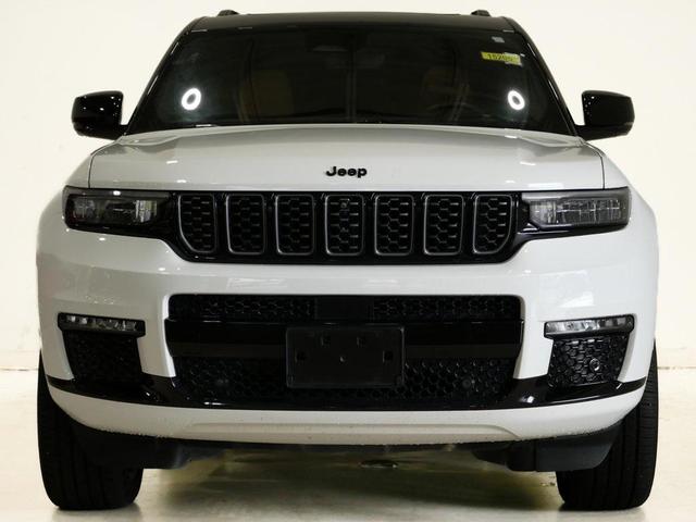 Photo of 2023 Bright White Clearcoat Jeep Grand Cherokee L