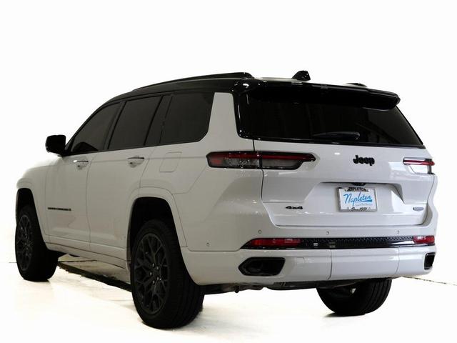 Photo of 2023 Bright White Clearcoat Jeep Grand Cherokee L