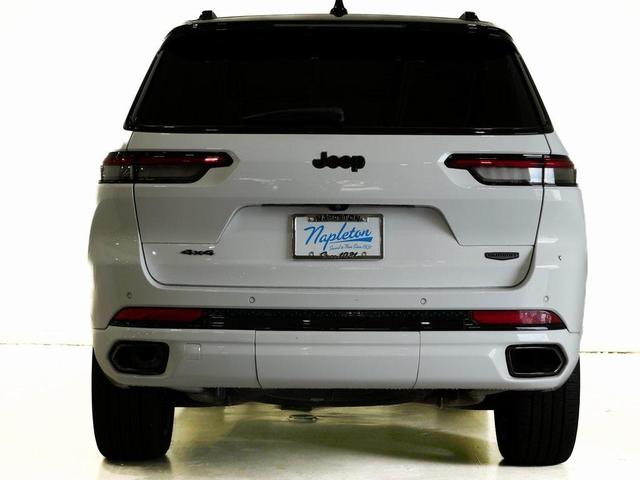 Photo of 2023 Bright White Clearcoat Jeep Grand Cherokee L