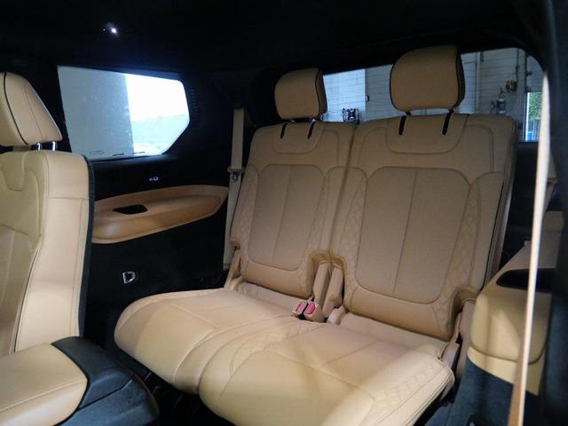 Photo of 2023 Bright White Clearcoat Jeep Grand Cherokee L