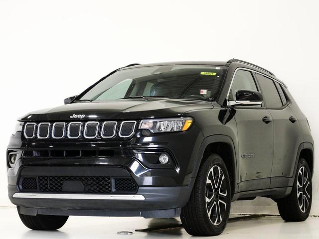 Photo of 2022 Diamond Black Crystal Pearlcoat Jeep Compass