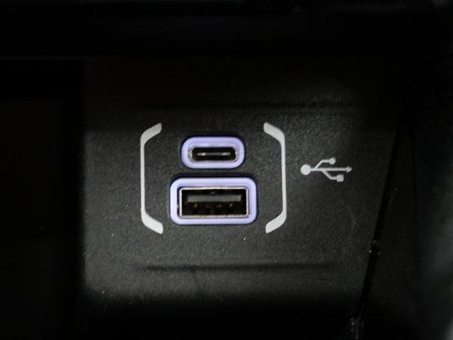 Photo of 2022 Diamond Black Crystal Pearlcoat Jeep Compass