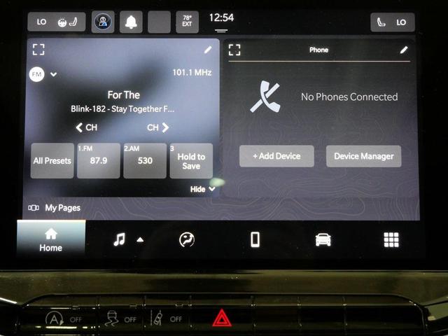 Photo of 2022 Diamond Black Crystal Pearlcoat Jeep Compass