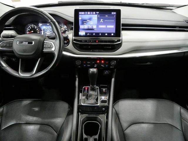 Photo of 2022 Diamond Black Crystal Pearlcoat Jeep Compass