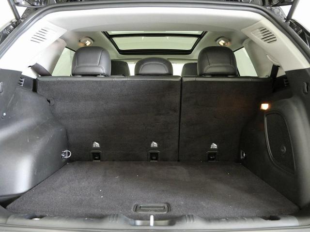 Photo of 2022 Diamond Black Crystal Pearlcoat Jeep Compass