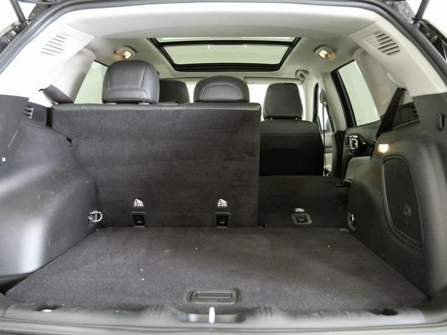 Photo of 2022 Diamond Black Crystal Pearlcoat Jeep Compass