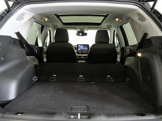 Photo of 2022 Diamond Black Crystal Pearlcoat Jeep Compass