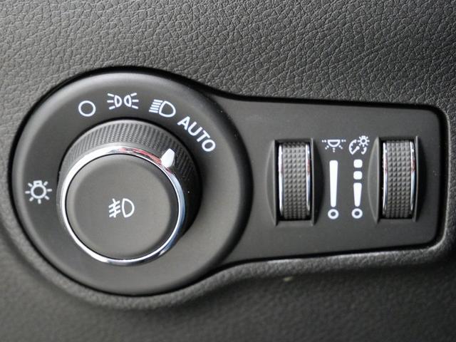Photo of 2022 Diamond Black Crystal Pearlcoat Jeep Compass