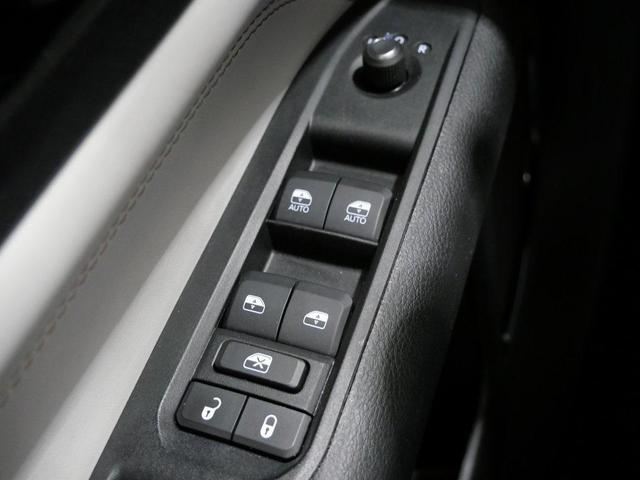 Photo of 2022 Diamond Black Crystal Pearlcoat Jeep Compass