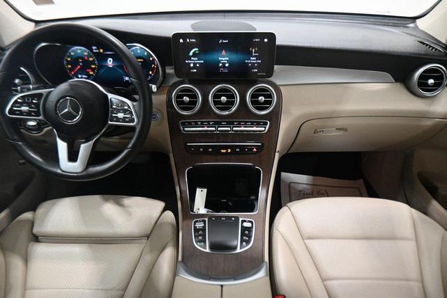 Photo of 2022 Polar White Mercedes-Benz GLC 300