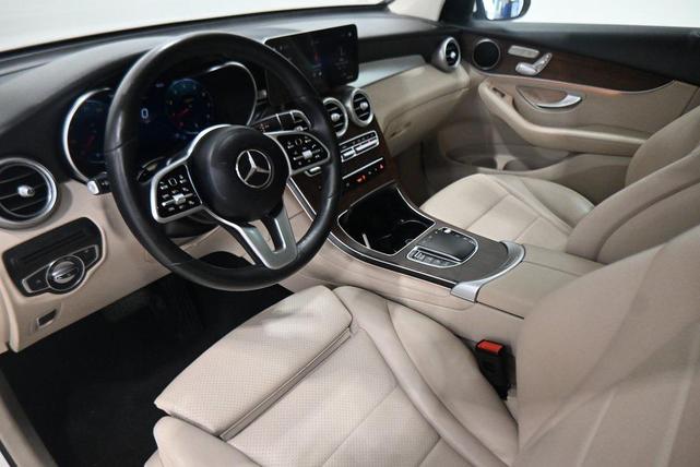 Photo of 2022 Polar White Mercedes-Benz GLC 300