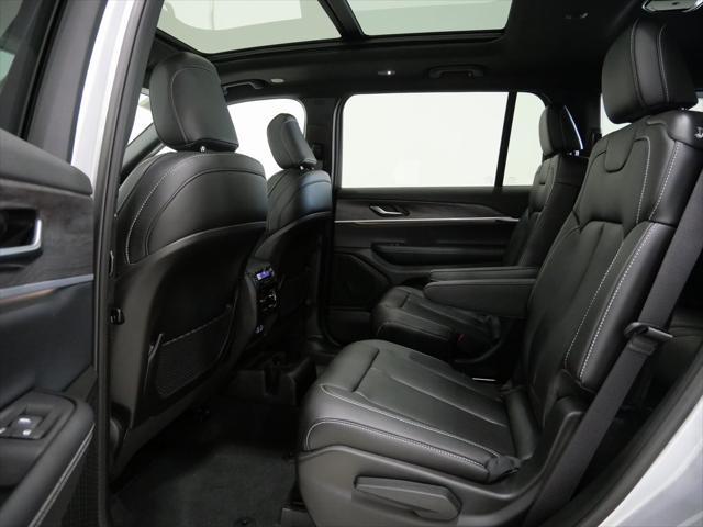Photo of 2025 Silver Zynith Jeep Grand Cherokee L