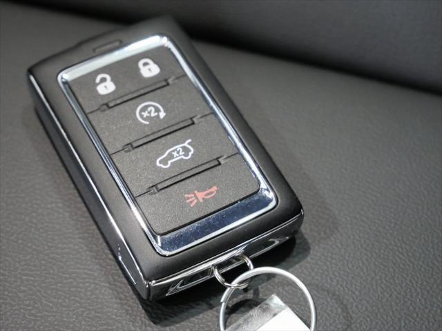 Photo of 2025 Silver Zynith Jeep Grand Cherokee L