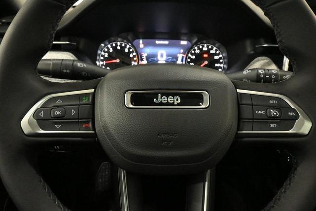 Photo of 2025 Diamond Black Crystal Pearlcoat Jeep Compass