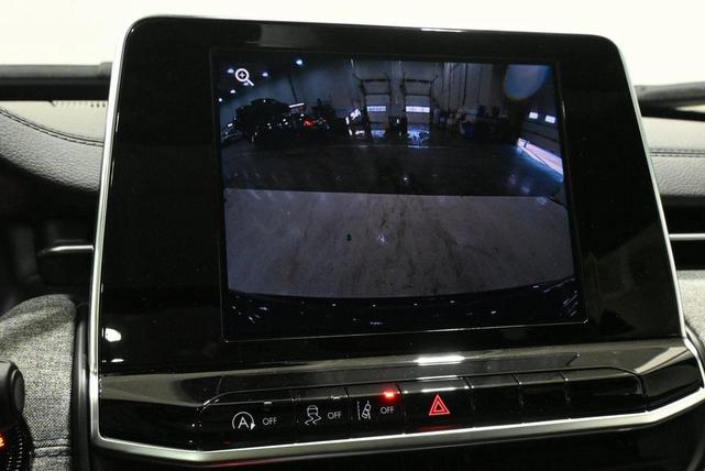 Photo of 2025 Diamond Black Crystal Pearlcoat Jeep Compass