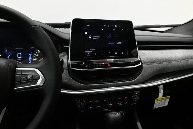 Photo of 2025 Diamond Black Crystal Pearlcoat Jeep Compass