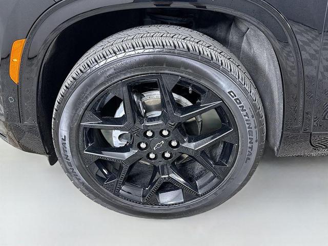 Photo of 2024 Mosaic Black Metallic Chevrolet Traverse