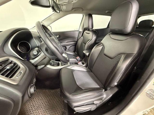 Photo of 2019 White Clearcoat Jeep Compass