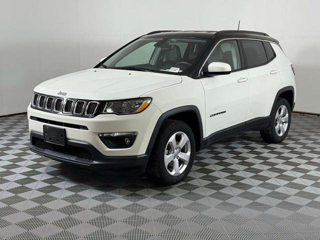 Photo of 2019 White Clearcoat Jeep Compass