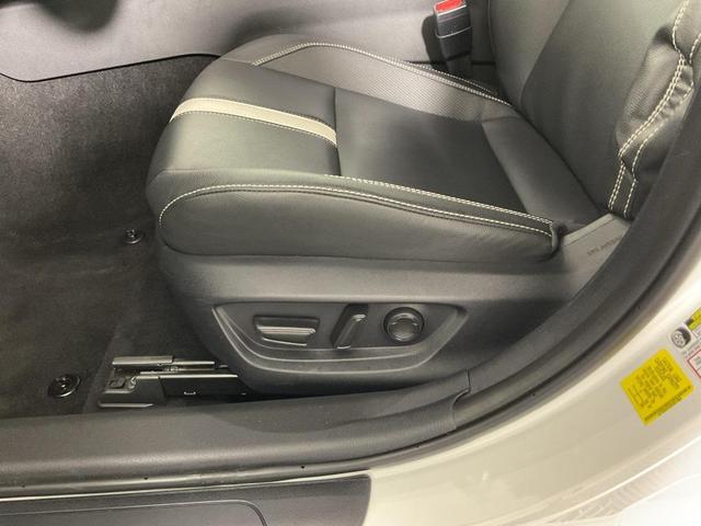 Photo of 2025 Ice Cap Toyota Camry