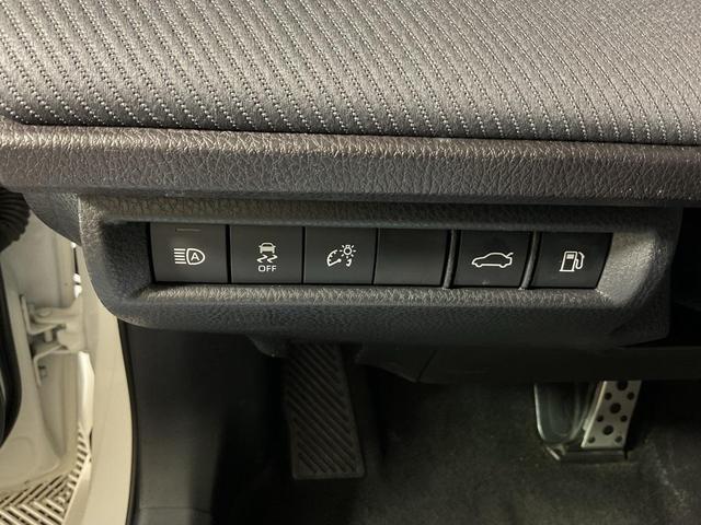 Photo of 2025 Ice Cap Toyota Camry